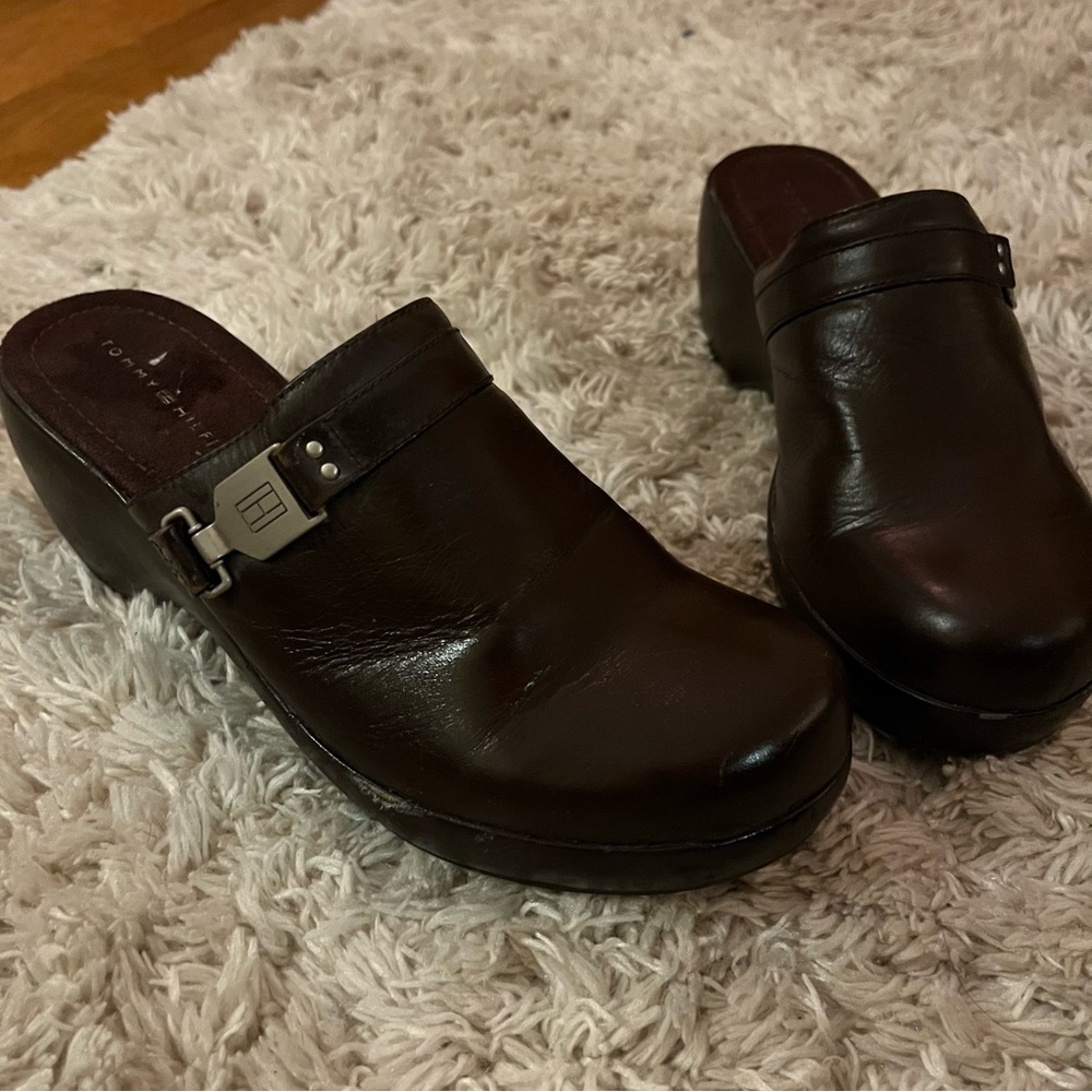 Tommy Hilfiger clogs in dark brown